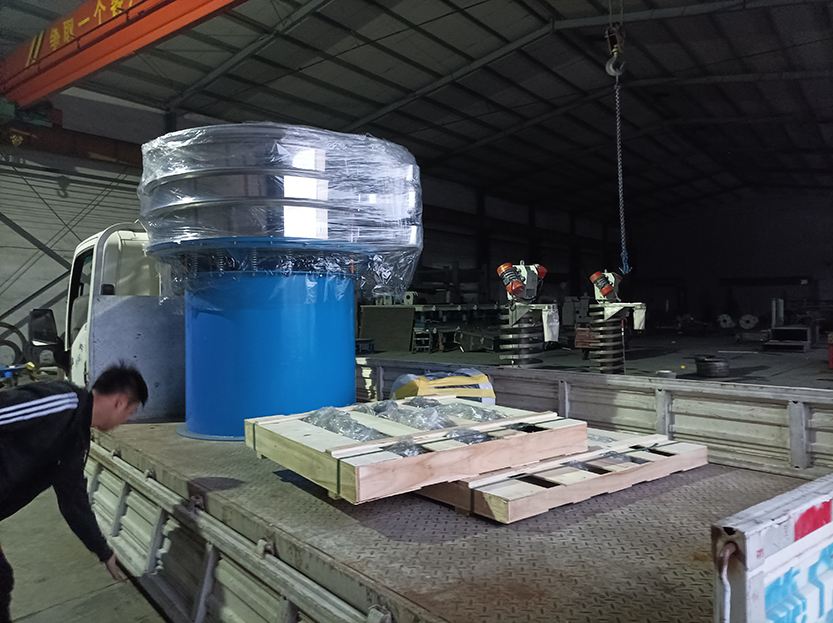 旋振篩、網(wǎng)架、電機(jī)等發(fā)貨