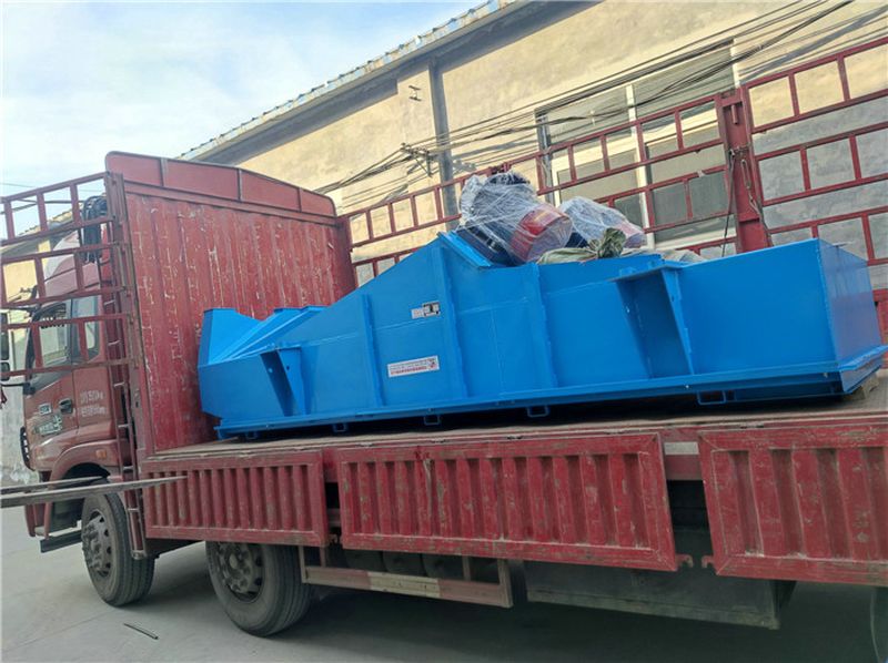 江蘇宿遷1040直線篩裝車發貨現場