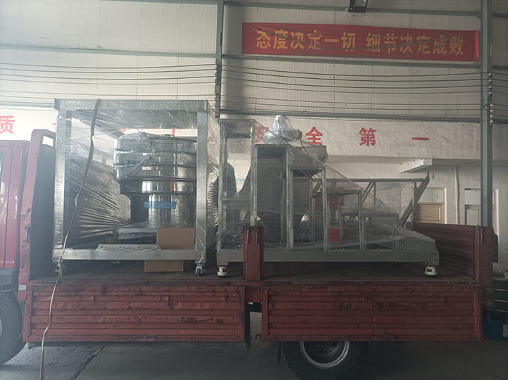 超聲波旋振篩、無塵投料站、架子和樓梯發(fā)貨