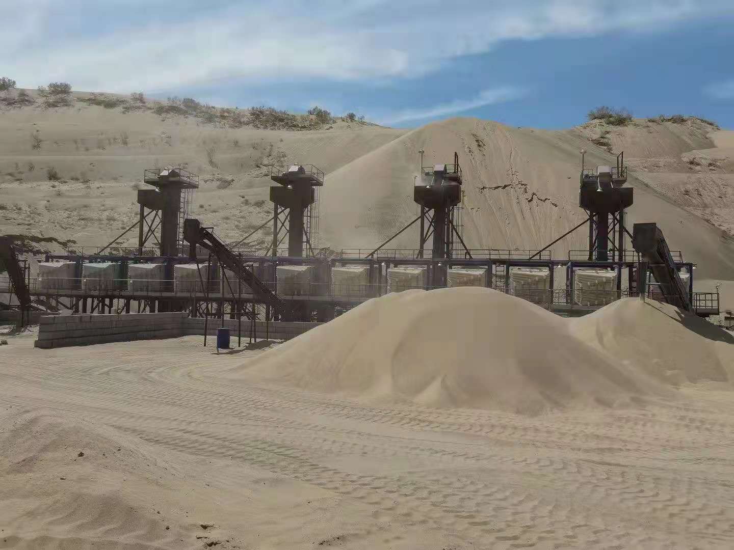 新疆某硅業(yè)上市公司設(shè)備現(xiàn)場(chǎng)