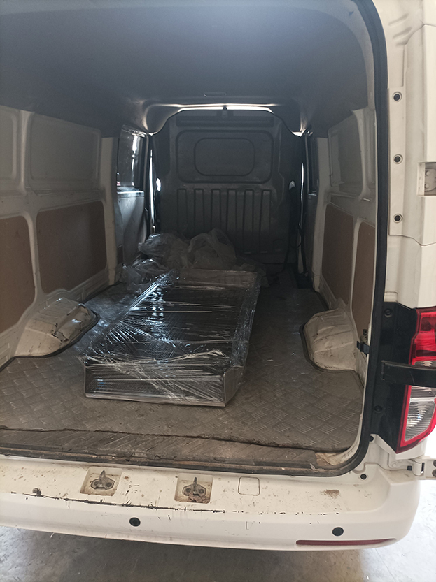 客戶定制網架發貨