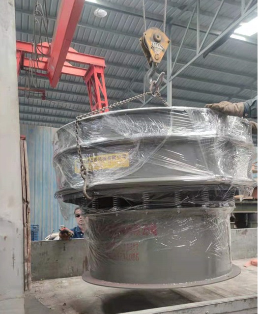 山東淄博的劉經理訂購的康振機械振動篩已發貨